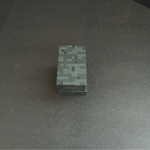 Minecraft MC World Series 2 Blacksmith Table - Picture 3 of 3